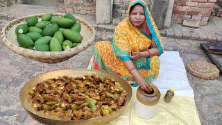 आम का अचार बनाने का ऐसा नया तरीका की सालों तक नहीं खराब होगा | MANGO PICKLE RECIPE // AAM KA ACHAR