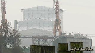 EWD Emder Werft  und Dockbetriebe Riesiges Arbeitszelt im Schwimmdock