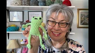 Come Crochet with Me this Adorable Leggy Frog