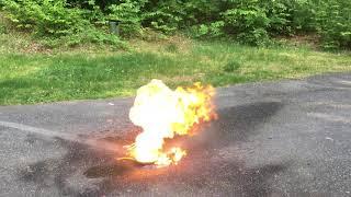 Why you should never put water on a Class B Fire | Water vs. Dry Chemical on Gasoline Fire