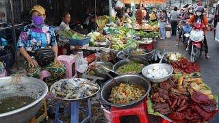 Cambodian Evening Food Market Tours - Daily lifestyle of Khmer People Buying Some Food For Dinner