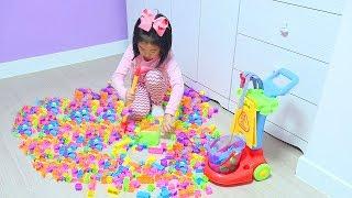 Boram joga limpando a casa! Crianças fingem brincar com brinquedos de limpeza!