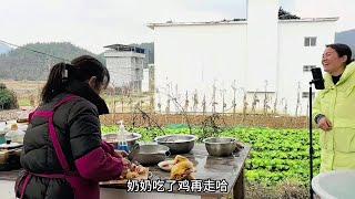 湖北农村大家庭，干活吃饭一家人都在一起，小木每天负责买菜，婆婆负责煮饭，小凤负责管财政大权，这样的农村生活你喜欢吗？#记录真实生活 #农村生活 #婆媳