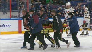 Maklyukov deflects the puck with his head