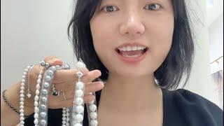 不同尺寸珍珠项链上身试戴比较Comparison of trying on pearl necklaces of different sizes on the upper body