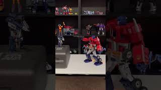 Optimus Prime blasts Soundwave #transformers #optimusprime #shorts #robot #laser #battle #cool #fun