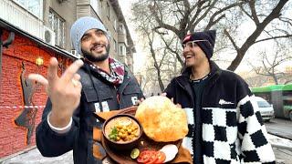 Bahut time baad Abhishek ne khaye chole bhature