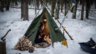 4K Winter Overnight Camping in Hot Tarp Poncho Shelter on Deer skin, Making 2 types of Finnish Torch