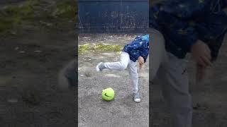 ТРЕНИРУЕМ ФУТБОЛЬНУЮ ЧЕКАНКУ  МАЛЫШ ФУТБОЛИСТ  ФУТБОЛЬНАЯ ТРЕНИРОВКА  BABY SOCCER PLAYER