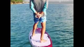 Летят над водой на доске!