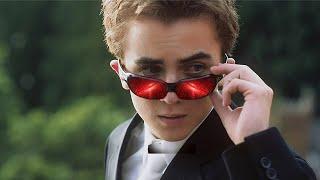 ولد بيلبس نضارة متطورة بتخليه يشوف اي حاجة مدفونة تحت الارض ! ملخص فيلم Agent cody
