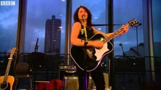 KT Tunstall - Suddenly I See (The Quay Sessions)