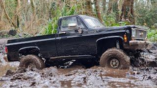 RC4WD Chevrolet K10 Scottsdale Mud, Trail & Rock Run - 1/10 Scale RC Crawler
