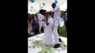 Brother Hijacks wedding dance #ghanacelebgossips #celebnews #ghanacelebnews #celebgossips