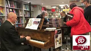 BD et Tiny Desk dédicace de Al. Coutelis pour la BD cimetiere des sargasses accompagné au piano.