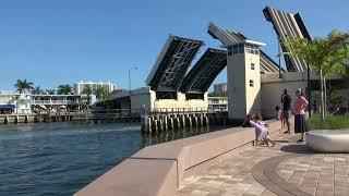 Palmetto Park drawbridge opening and closing | Wildflower Park