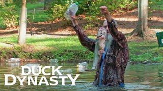 Duck Dynasty: Si Demonstrates Jug Fishing (Season 7, Episode 7) | Duck Dynasty