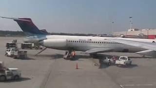 Delta Airlines: Landing at/Takeoff from ATL (2007)