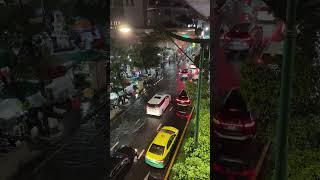 Bangkok, Sukhumvit Road Flooded after one hour of torrential rain ️ 6.8.2024