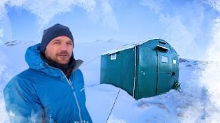 Overnight – Abandoned Shelter Deep in the Mountains