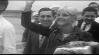 ARRIVEE DE SYLVIE VARTAN A L'AEROPORT DE BUENOS AIRES, 1er JUIN 1965