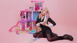 Arielle Dombasle - Barbiconic (Clip Officiel)