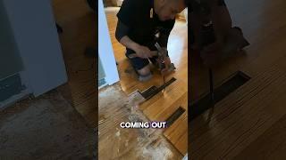 How to Lace-in a hardwood floor #flooringexperts #hardwoodflooring #contractor #woodworking