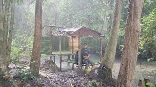 CAMPING HUJAN DERAS - MEMBANGUN SHELTER DI ATAS AIR DALAM HUTAN