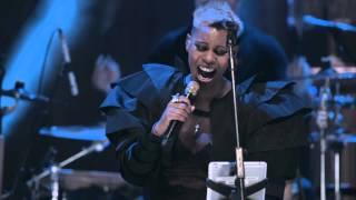 Skunk Anansie-You Do Something To Me (Live In London An Acoustic)