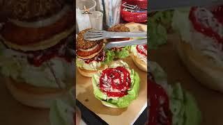 American Food   GIANT ONE POUND HAMBURGERS  | TM -  Top Discovery #shorts