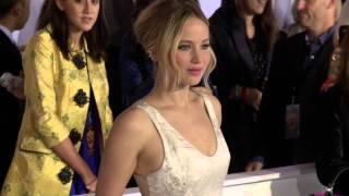 The Hunger Games: Mockingjay Part 1: Jennifer Lawrence & Josh Hutcherson Premiere Arrival|ScreenSlam