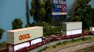 ATLAS WITH QSI SOUND GP40-2 INTERMODAL TRAIN