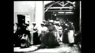 La Salida De Los Obreros De La Fábrica Lumière en Lyon (1895) - Hermanos Lumière