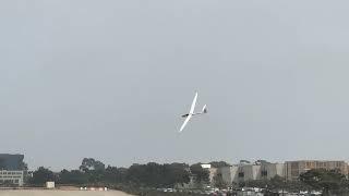 LET Model DG-1000 5.3m landing at Torrey Pines Gliderport