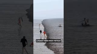 VIETNAMESE FISHERMEN VS. INCOMING TIDE!