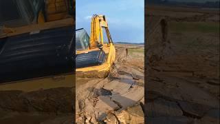 Exveter power see in this video #viralvideo #heavytruck #nicetruck #excavator #dumpwagon