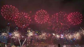 Amazing Fireworks at Marina Bay, Singapore (4K)