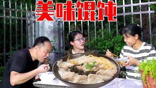 凤姐的闺女想吃大馄饨，凤姐为她包了满满一筛子，结果煮出来却尴尬了 #日常vlog记录生 #馄饨  #美食  #food