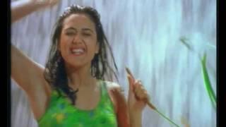 Liril - Waterfall Priety Zinta