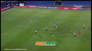 Lautaro Dias marca o segundo gol do Cruzeiro contra o Libertad.