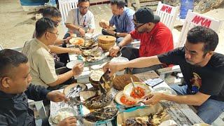 AIR LAUT SURUT BERBURU CUMI, IKAN & KERANG BAKAR DAN MAKAN BERSAMA KARYAWAN CLASS MILD DI PANTAI