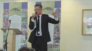 Jonny Gould takes no prisoners as auctioneer at Property Race Day