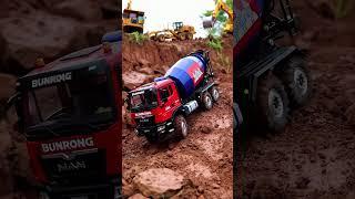 Offroad Cement Mixer R/C Truck: Mud, Rocks, and Construction Machines!