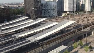 2021 - AT - RegioJet train in Vienna main station / Wien Hbf, as seen from above