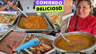 Almorzando a Muy bajo PRECIO en  un MERCADO TURÍSTICO en EL SALVADOR