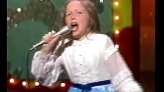 Lena Zavaroni Sings "Mama" on Tonight Show