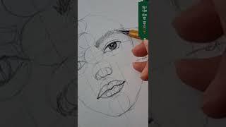 Drawing a face in a circle  #pencil #drawing # #painting