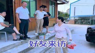 好友来访，秋子上街去找梁朝伟买了两斤鱼生，路过小梁村子，顺便还收购几百斤好货