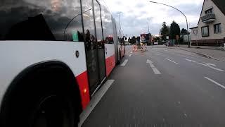 Angriff eines HOCHBAHN-Busses beim Abbiegeversuch