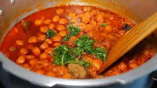 Easy and Delicious Chana Masala | Chickpea Curry Recipe